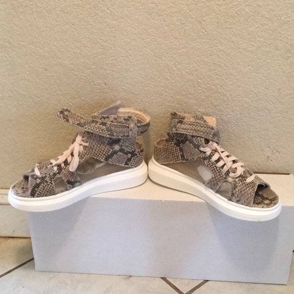 open toe tennis sneakers